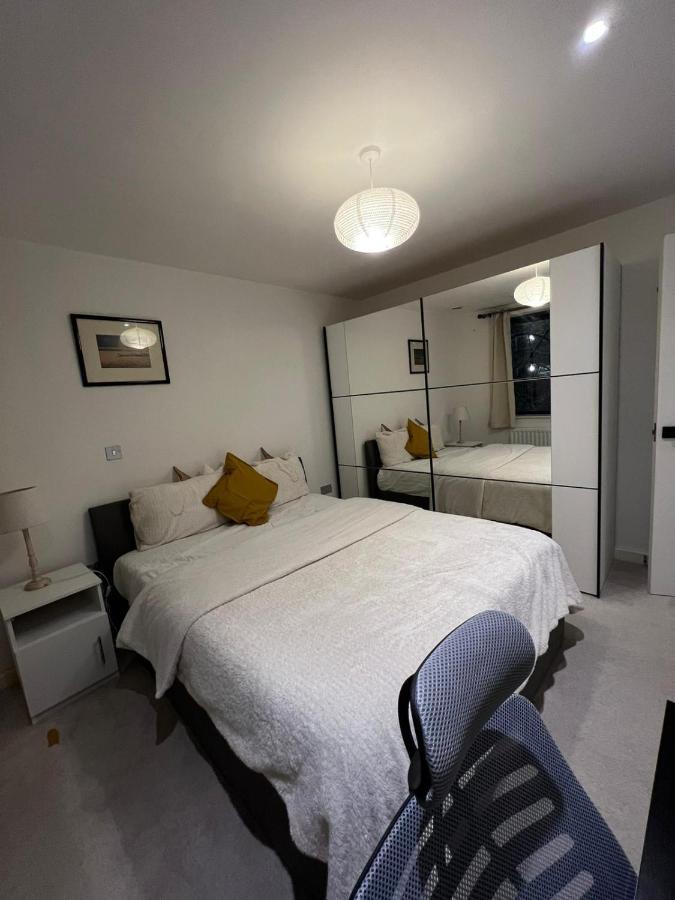 Cape House London: Spacious 4-Bedroom Retreat with Garden Exterior photo